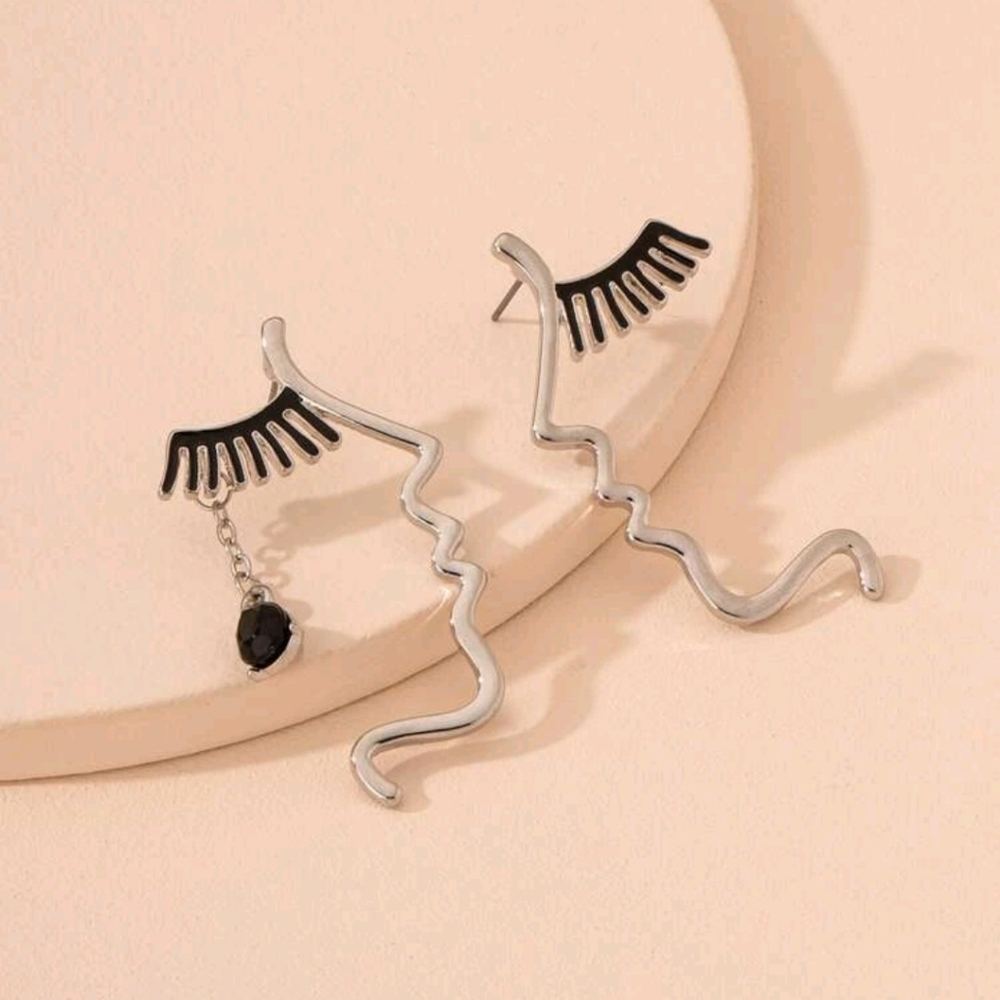 Face & Lash Earrings